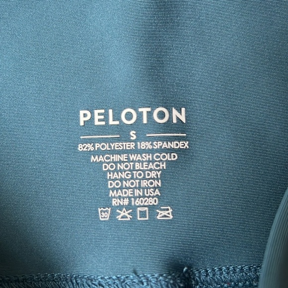 Peloton leggings in like new condition, size small - Picture 3 of 4